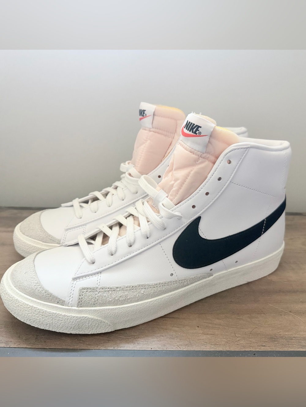 Women's Nike Blazer Mid 77's High Top Casual Sneakers